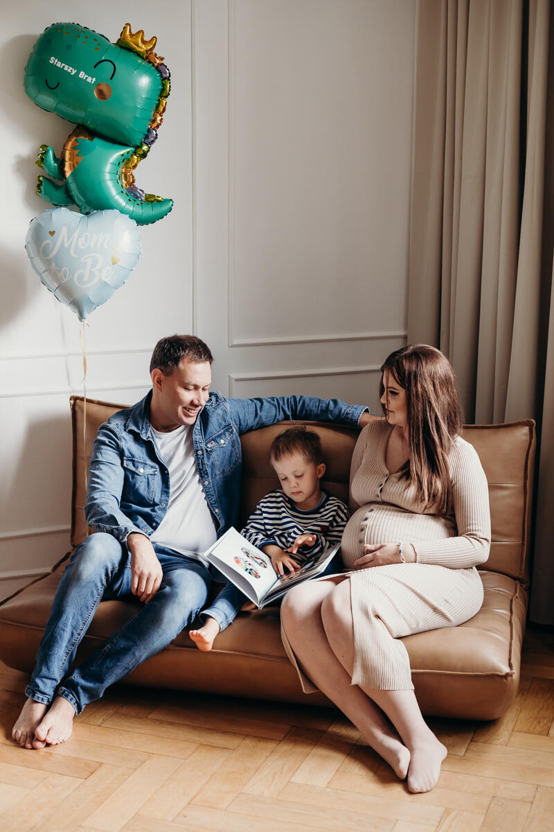 19. Fotografia ciążowa lifestyle, sesja rodzinna, brzuszkowa