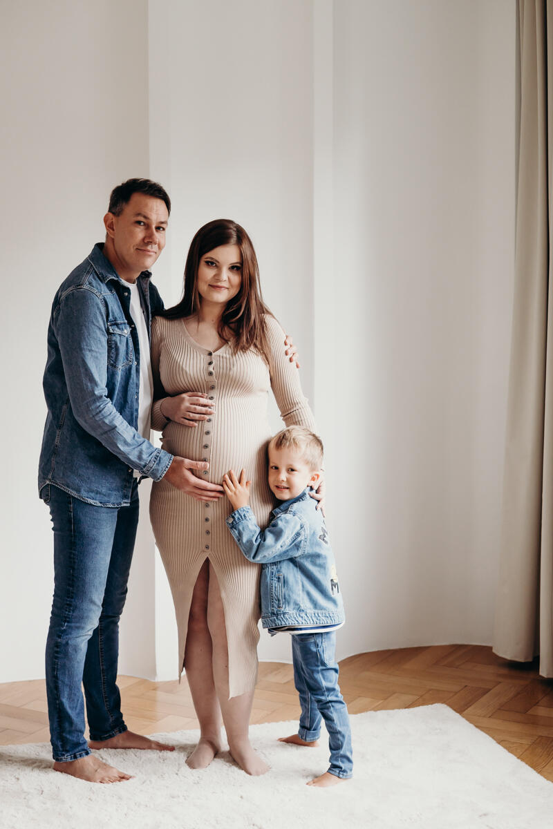 14. Fotografia ciążowa lifestyle, sesja rodzinna, brzuszkowa